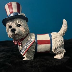 Dog statue with welcome sign